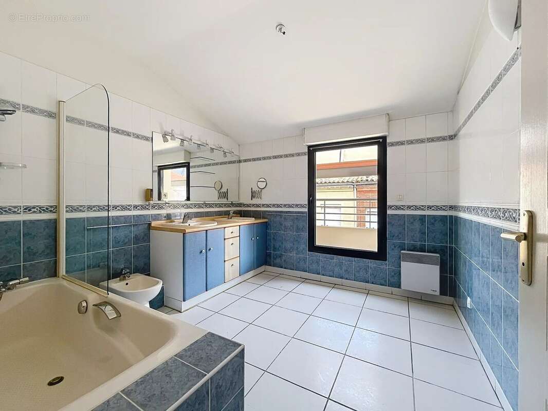 Appartement T5 de 176 m² avec terrasse, ascenseur, double garage et climatisation - Quartier Jean Jaures - photo 4