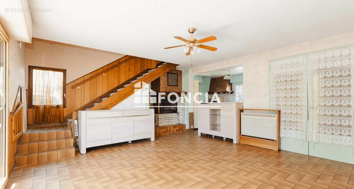 Maison à SAINT-JACQUES-DE-LA-LANDE