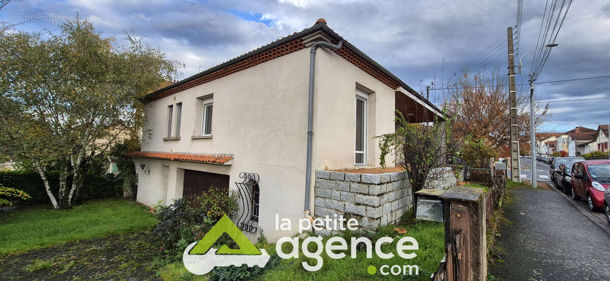 Maison à MONTLUCON