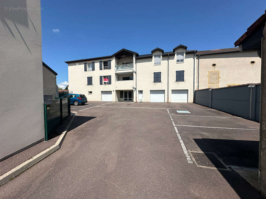 Appartement à COURCELLES-SUR-NIED