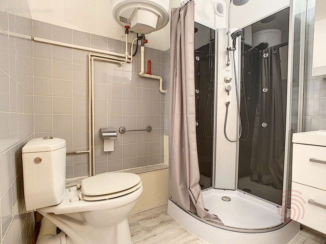 Appartement à LAMALOU-LES-BAINS