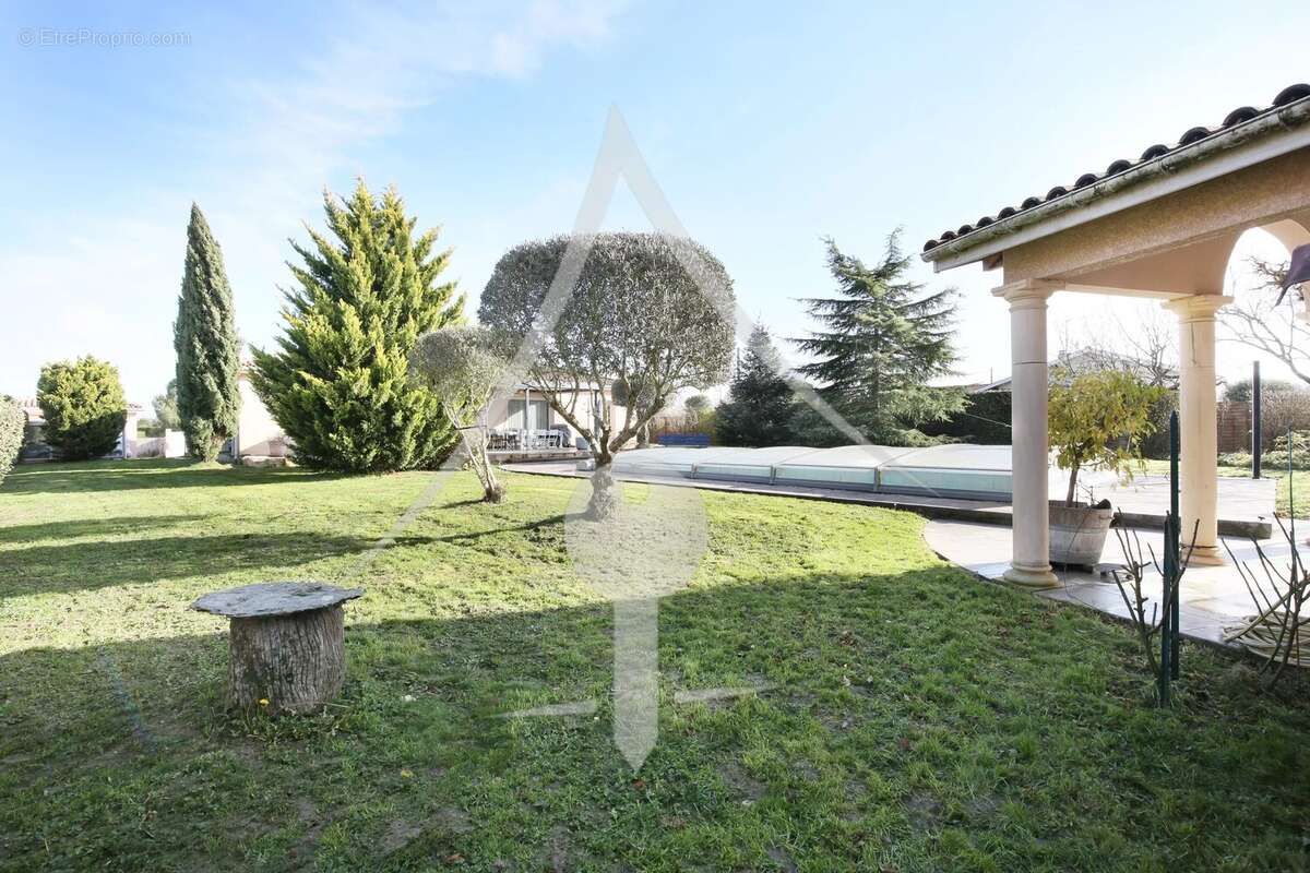 Maison à LAVERNOSE-LACASSE