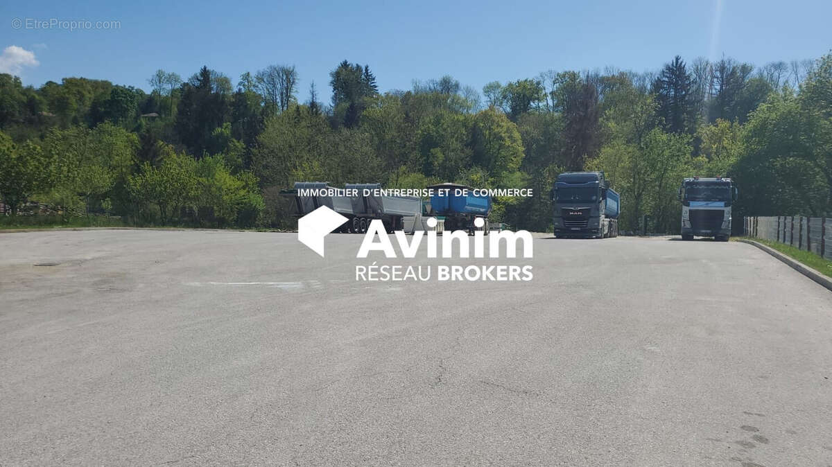 Commerce 750 m² à Argonay  - photo 6