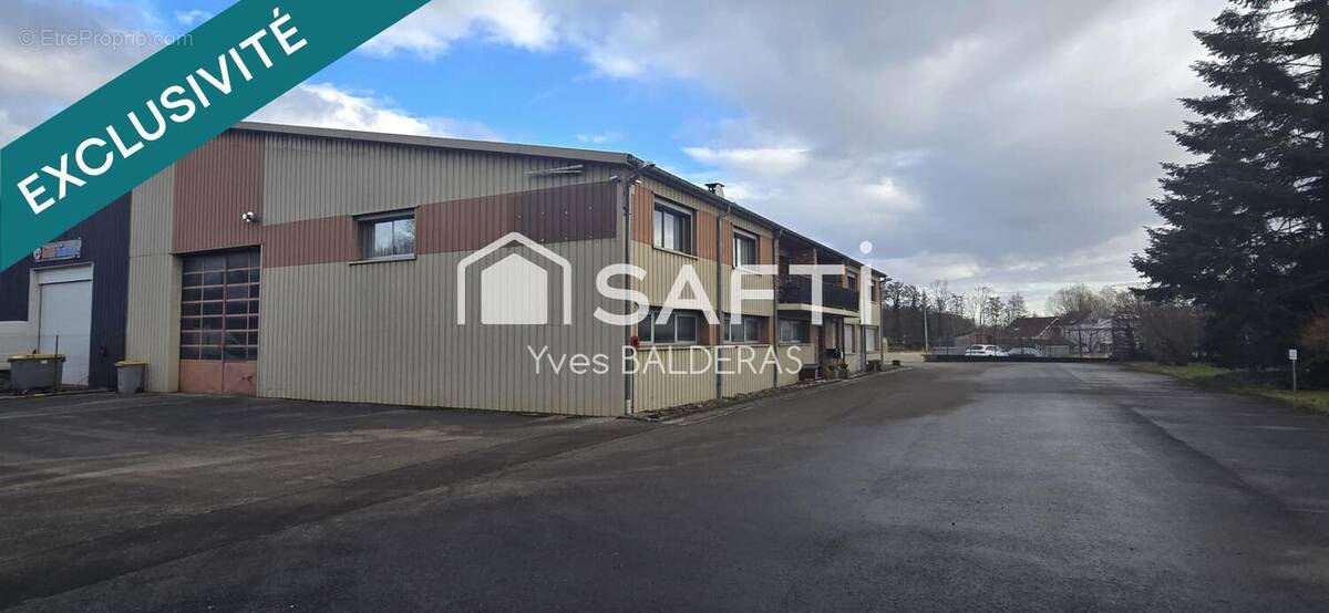 Photo 1 - Commerce à GENEUILLE