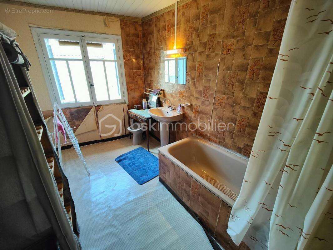 Maison à CASTANET-LE-HAUT