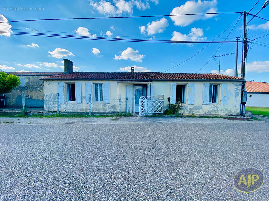 Maison à SAINT-GERMAIN-D'ESTEUIL