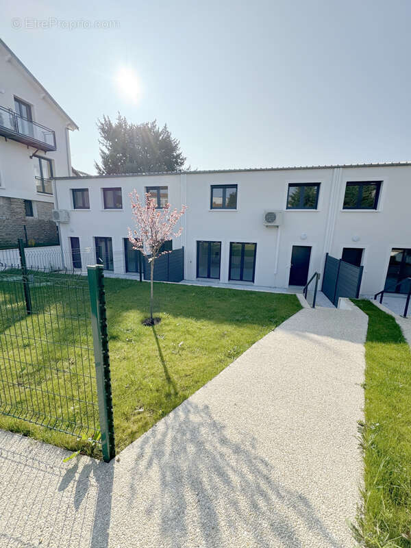 Maison à LE PERREUX-SUR-MARNE