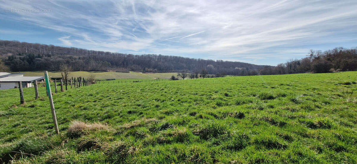 Terrain à SAINT-VIT