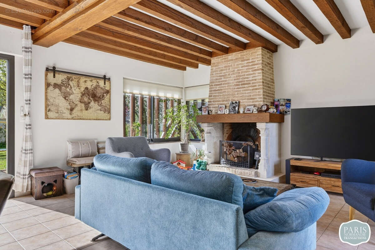 Maison à LA CROIX-SAINT-LEUFROY
