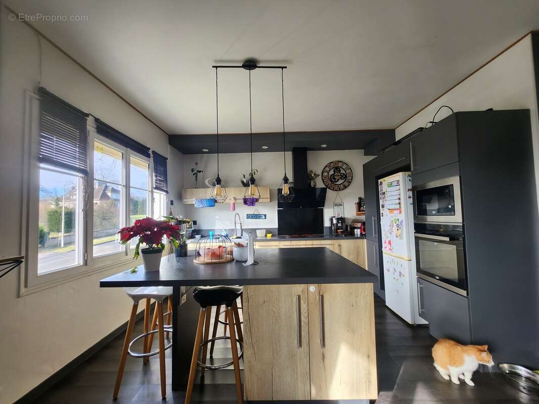 Maison à MAGNAC-BOURG