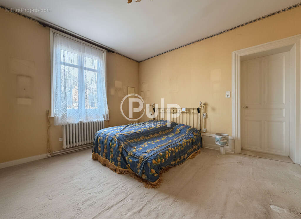 Maison bourgeoise à quelques minutes à pied de la gare d'Arras ! - photo 15