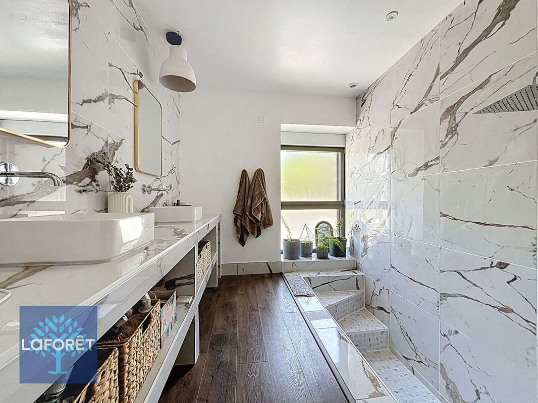 Maison à LA BAZOUGE-DU-DESERT