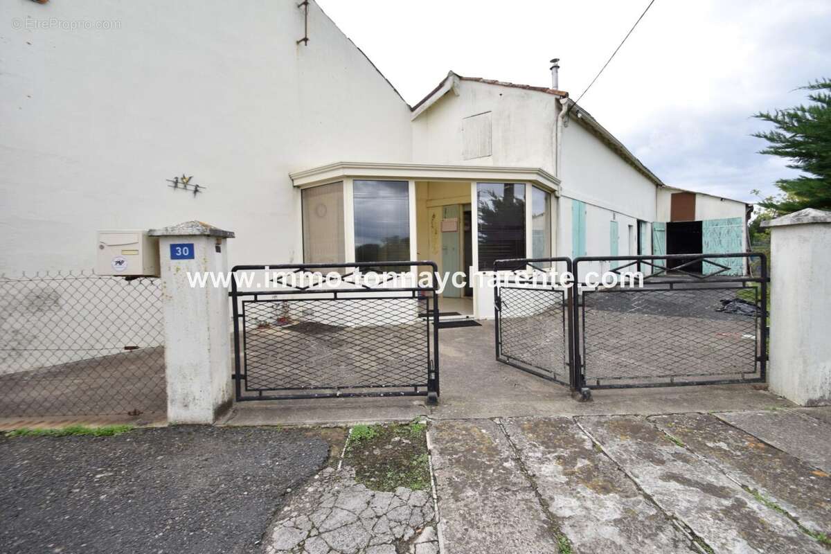 Maison à TONNAY-CHARENTE
