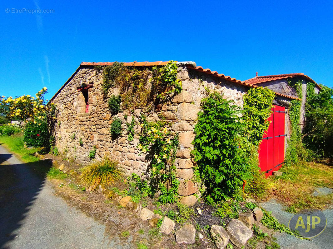 Maison à BEAUFOU