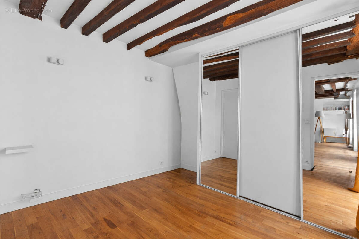 Appartement à PARIS-11E