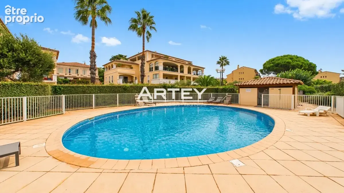 Appartement 2 pièces avec grande terrasse, garage et piscine - photo 1