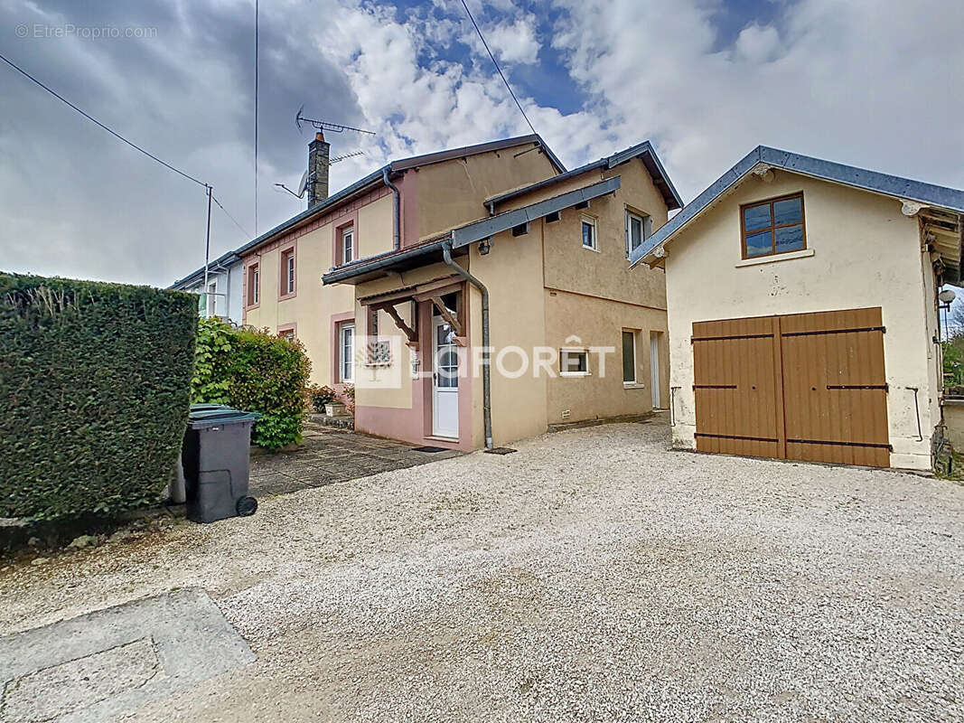 Appartement à NEUFCHATEAU