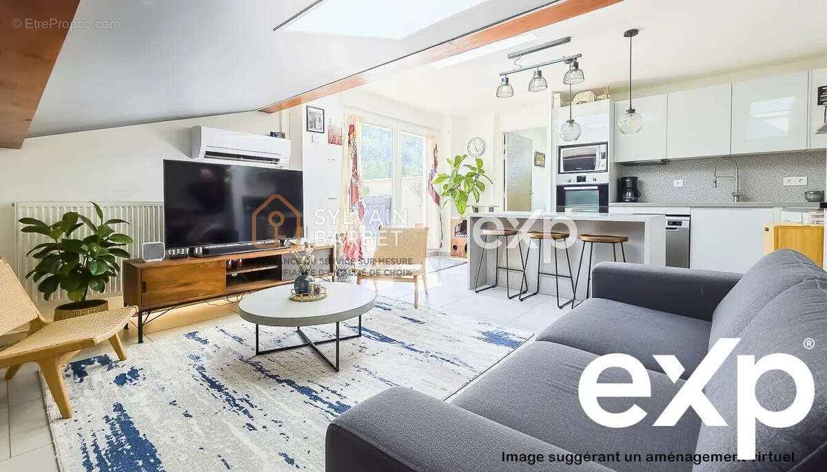 Appartement à SOLLIES-PONT