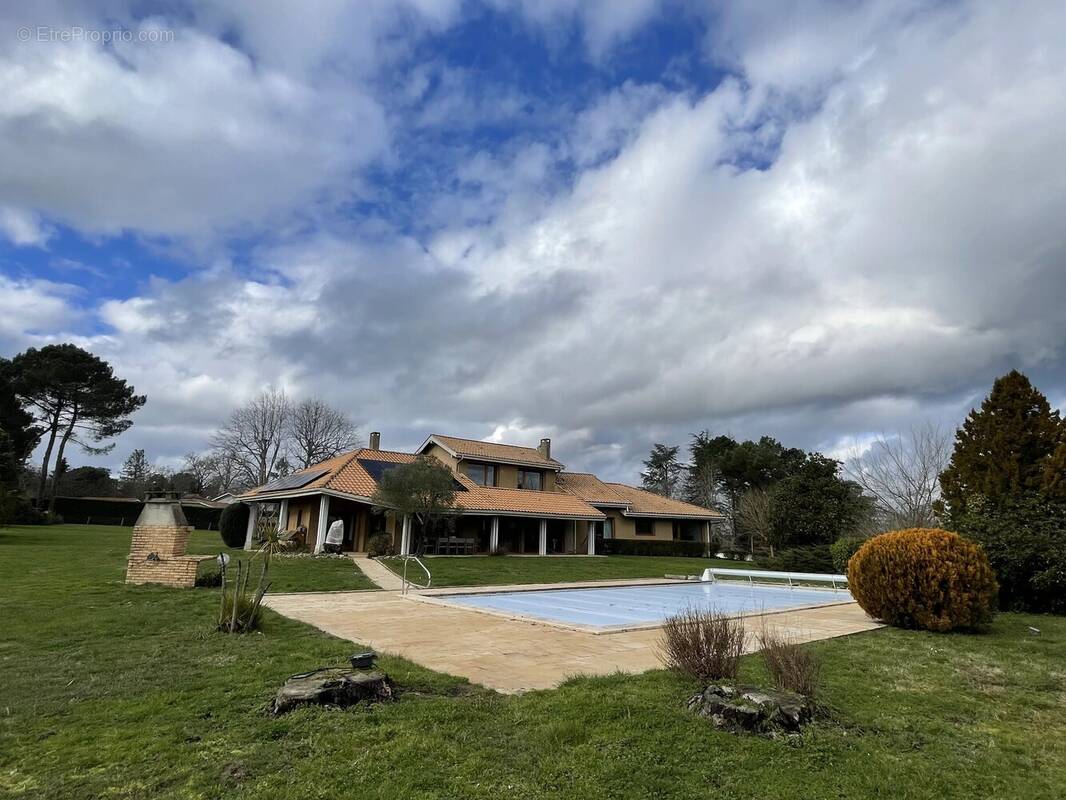 Maison à CASTELJALOUX