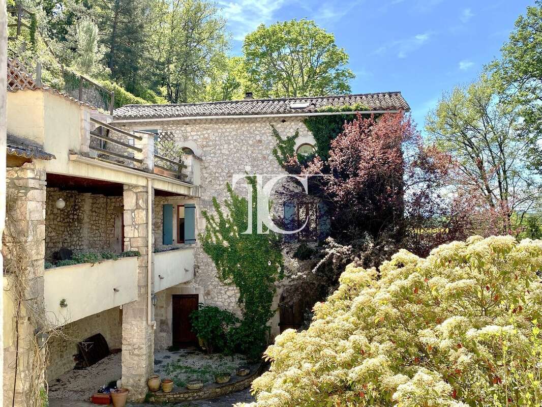 Maison à BARJAC