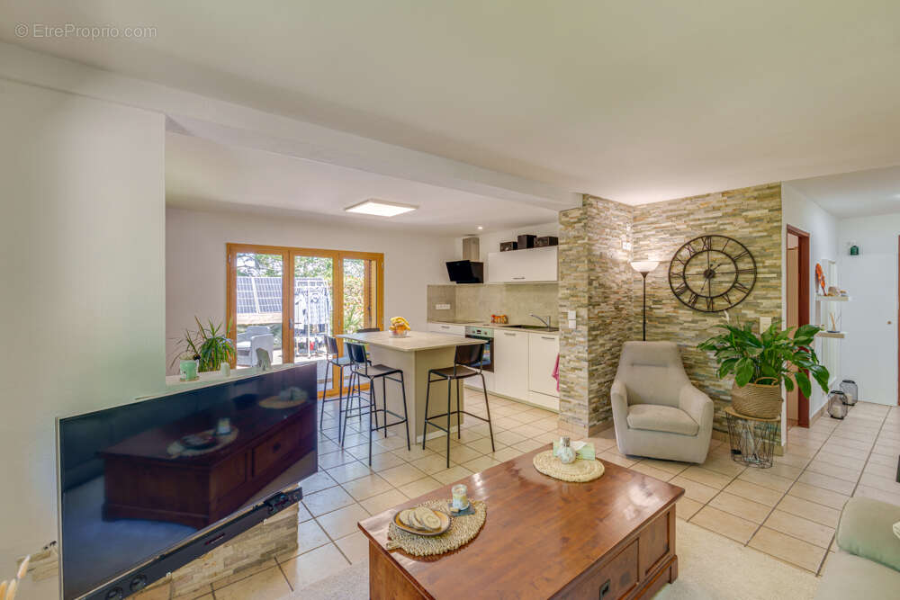 Appartement Evian Les Bains 4 pièces 98.18 m² en rez-de-jardin dans un secteur recherché - photo 4