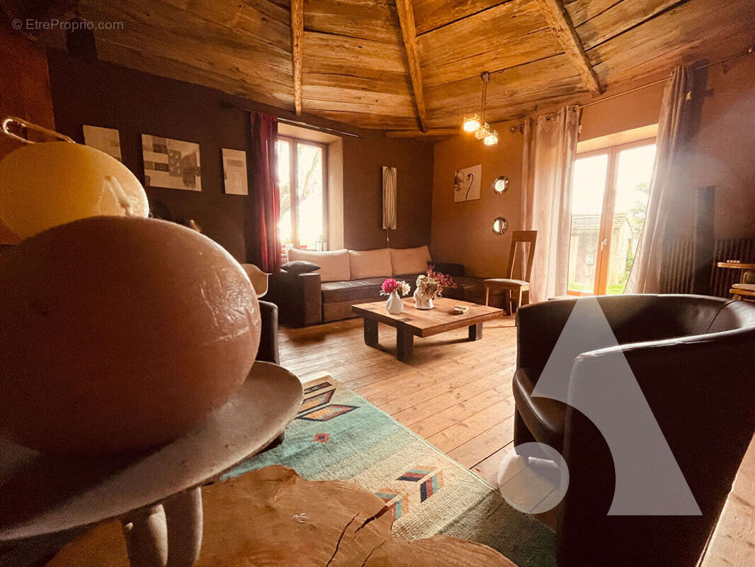 Maison à ROCHEFORT-SUR-NENON