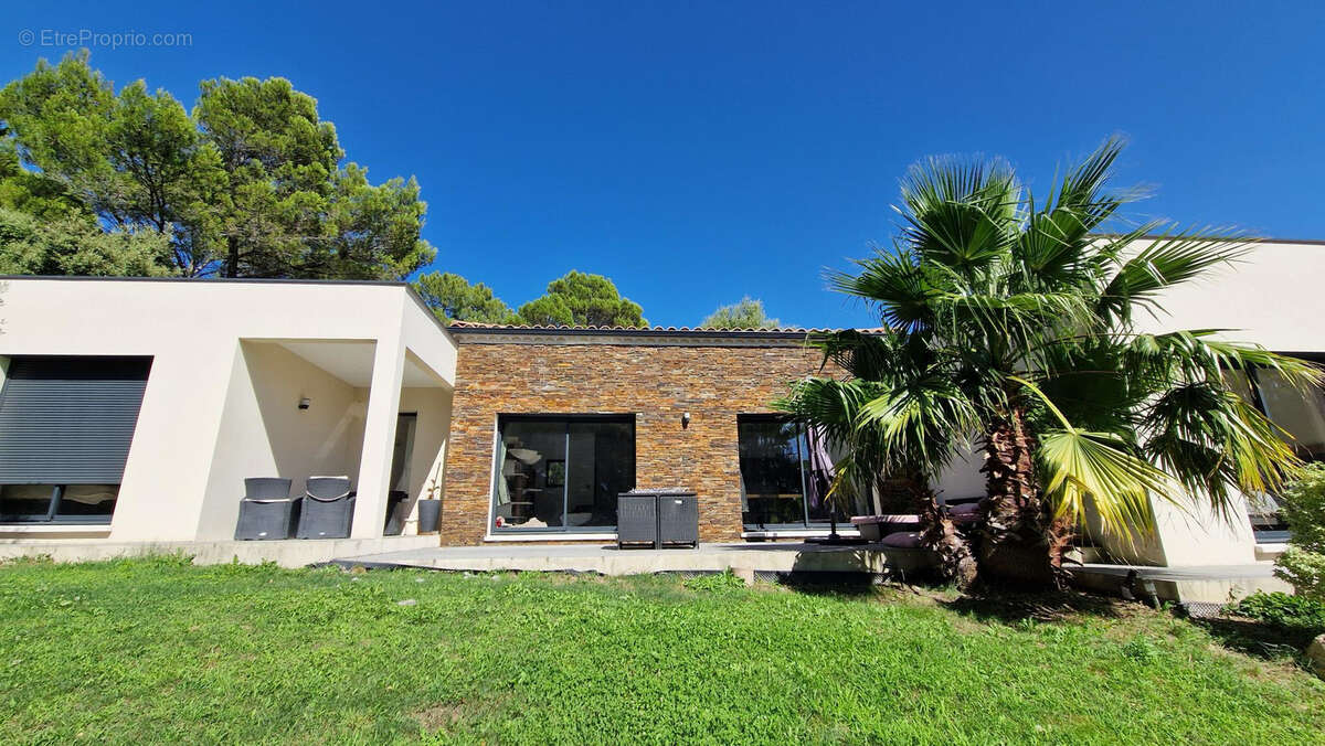 villa 122 m2 habitables sur 2362 m2 de terrain 84500 bollene - photo 5