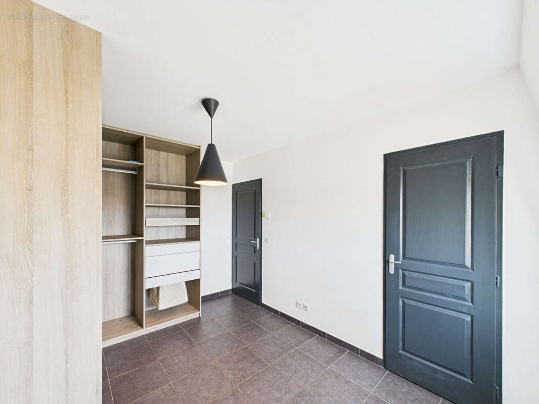 Appartement climatise !  t3. dernier etage terrasse 33m² . garage box. chateauvert 26000 valence - photo 8