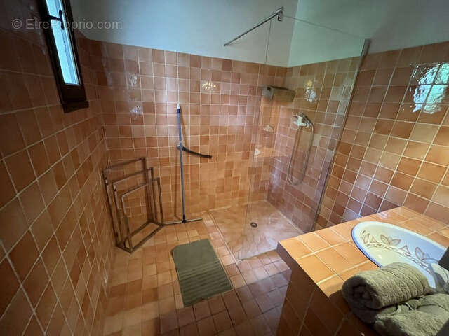 Quartier prisé, propriété avec piscine et dépendances - photo 9