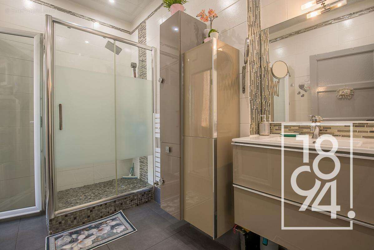 Appartement à MARSEILLE-3E