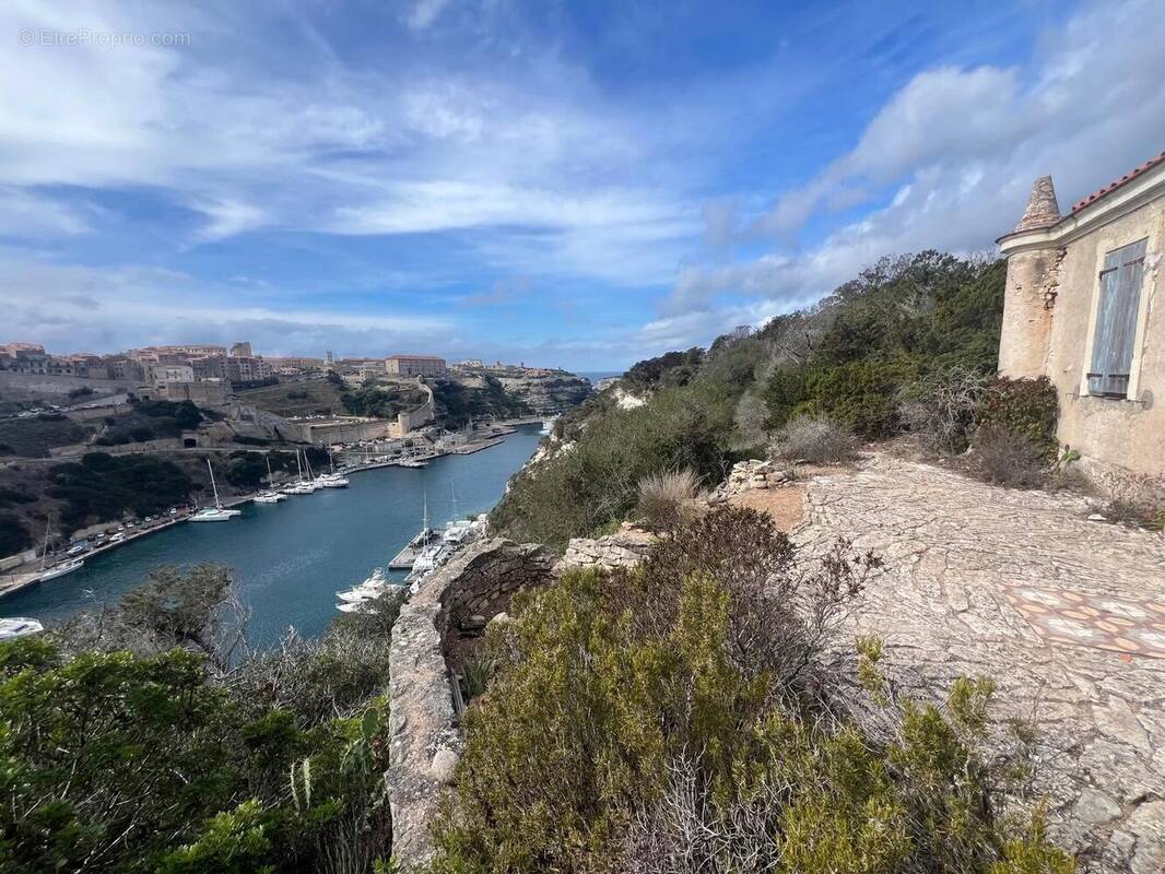 Terrain à BONIFACIO