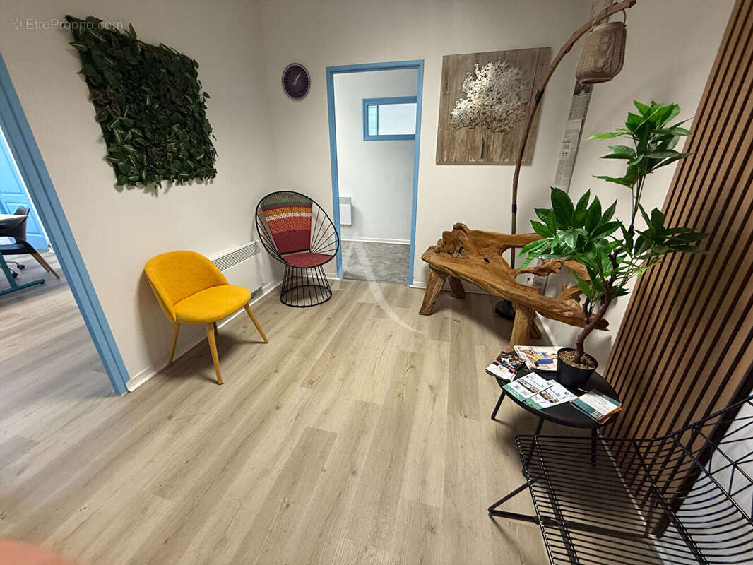 Bureaux Nogent Le Phaye  3 326 m2 - photo 12