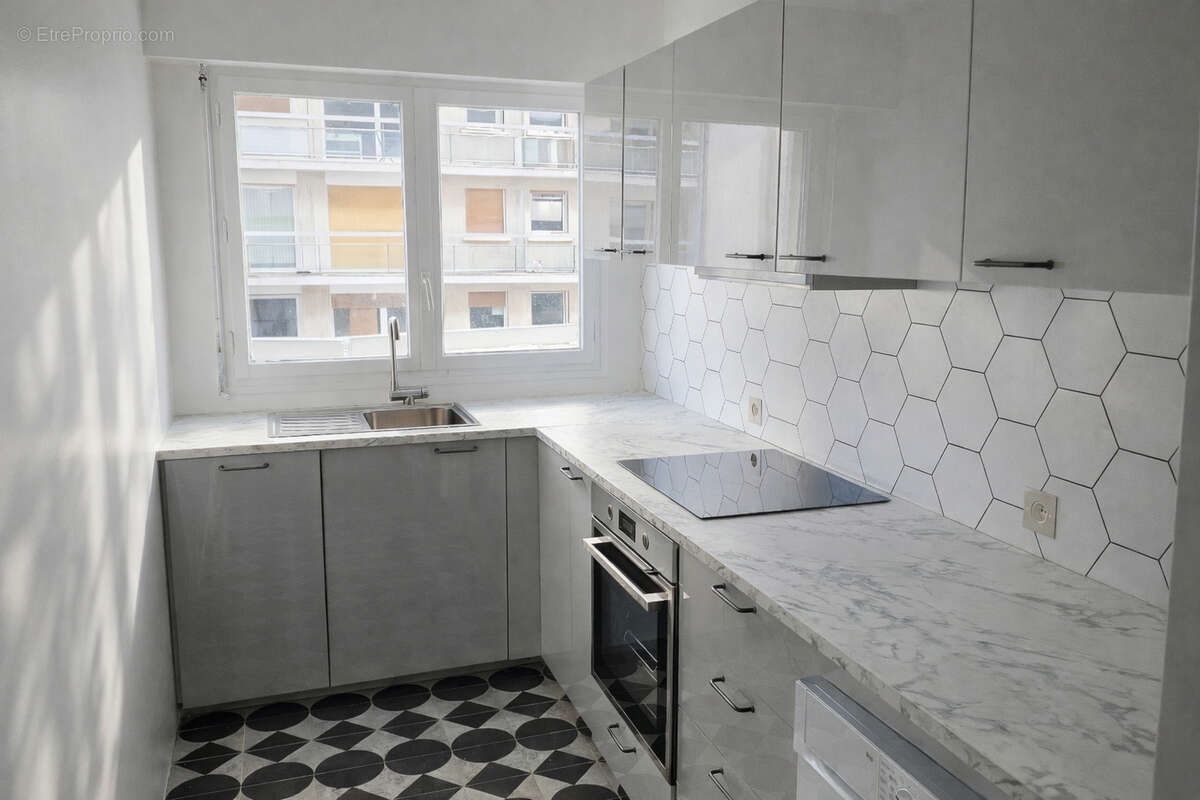 Appartement à PARIS-18E