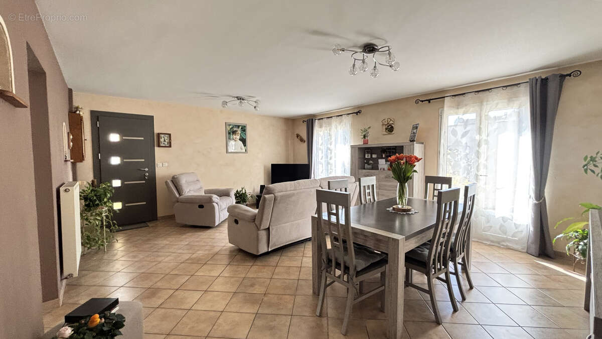 Maison à MORIERES-LES-AVIGNON