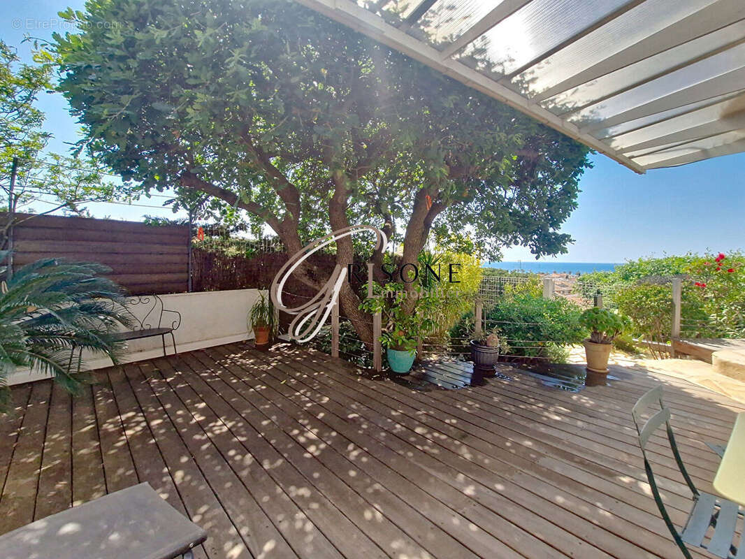 Appartement à SIX-FOURS-LES-PLAGES