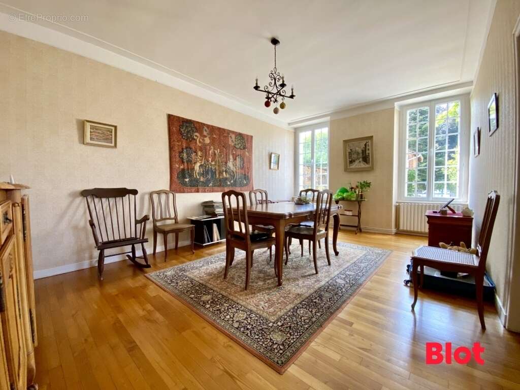 Maison 203 m² à Saint-Meen-Le-Grand  - photo 7