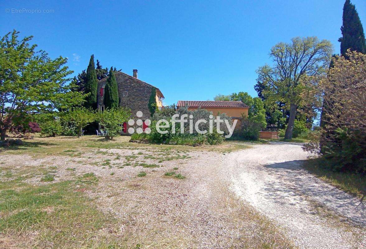 Maison à CAMARET-SUR-AIGUES