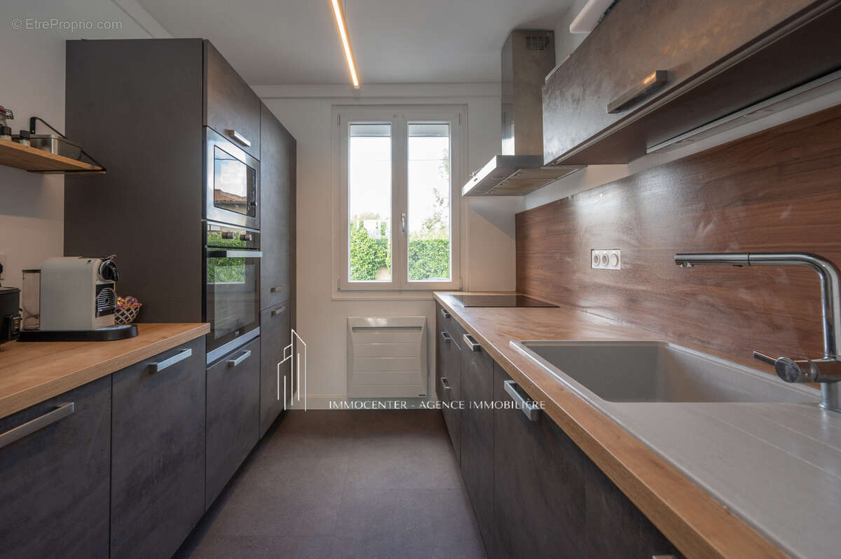 Appartement à BOURG-DE-PEAGE