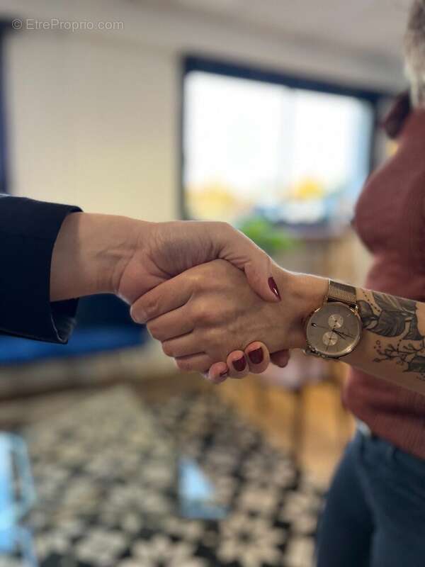 Commerce à PLOUGOUMELEN