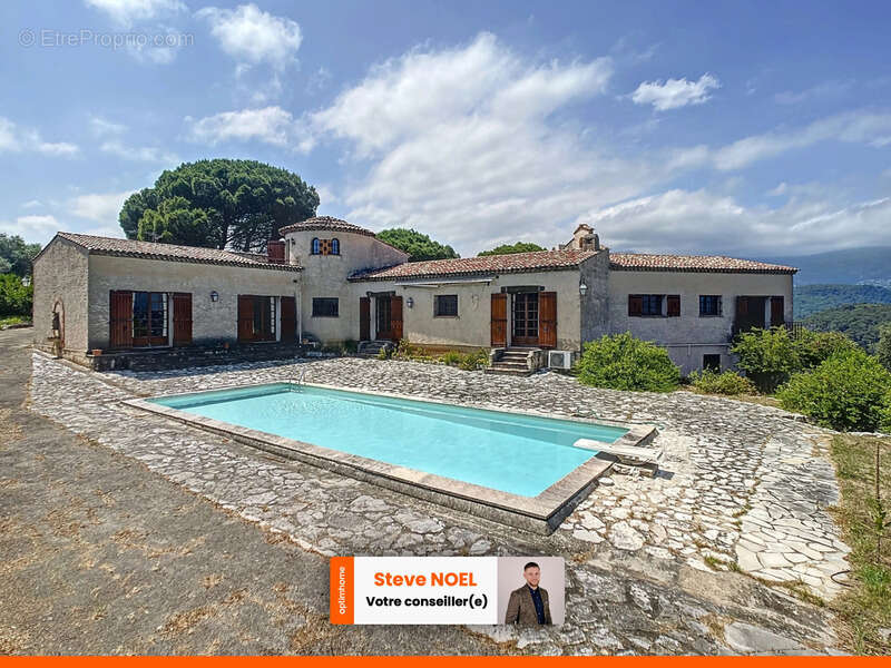 Maison à ROQUEFORT-LES-PINS