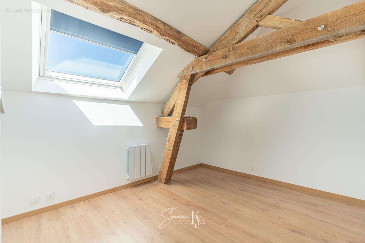 Maison 92 m² à Saint-Hilaire-Bonneval  - photo 8