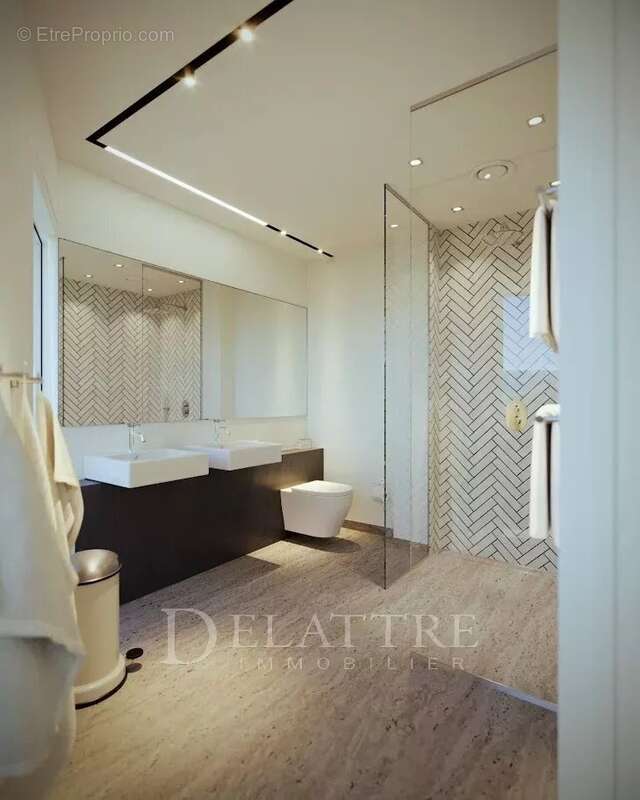 Maison à CHATEAUNEUF-GRASSE