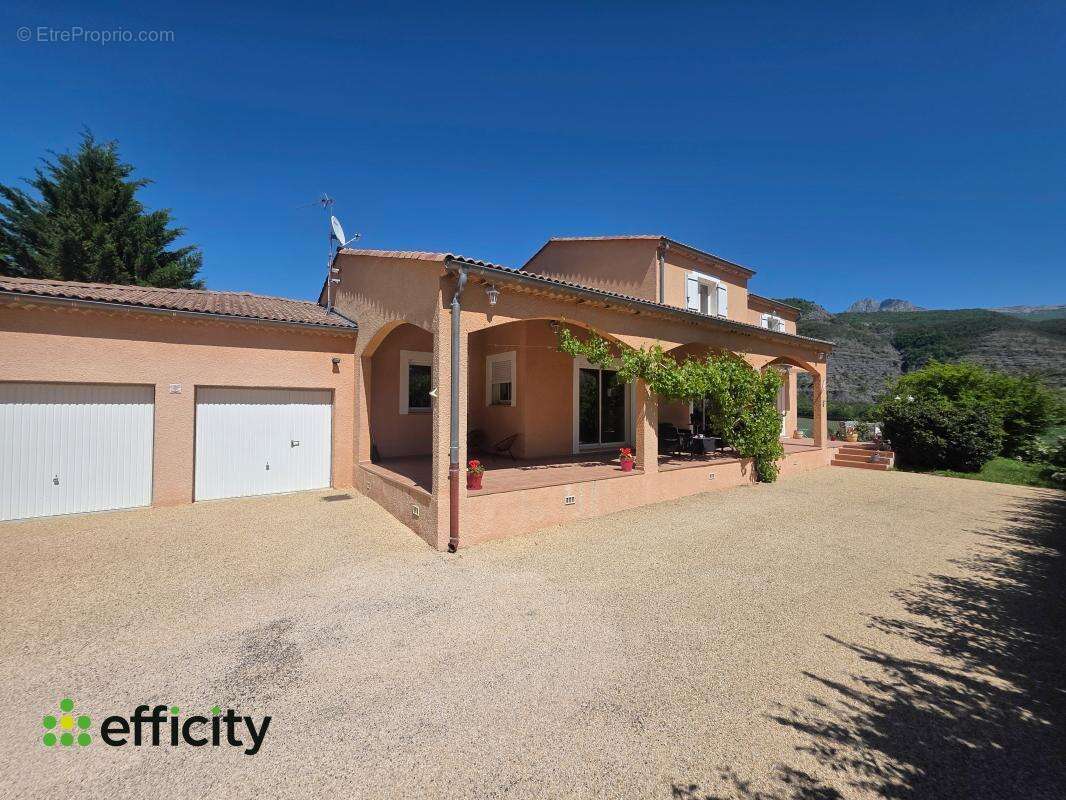 Maison 245 m² à Marcoux  - photo 3