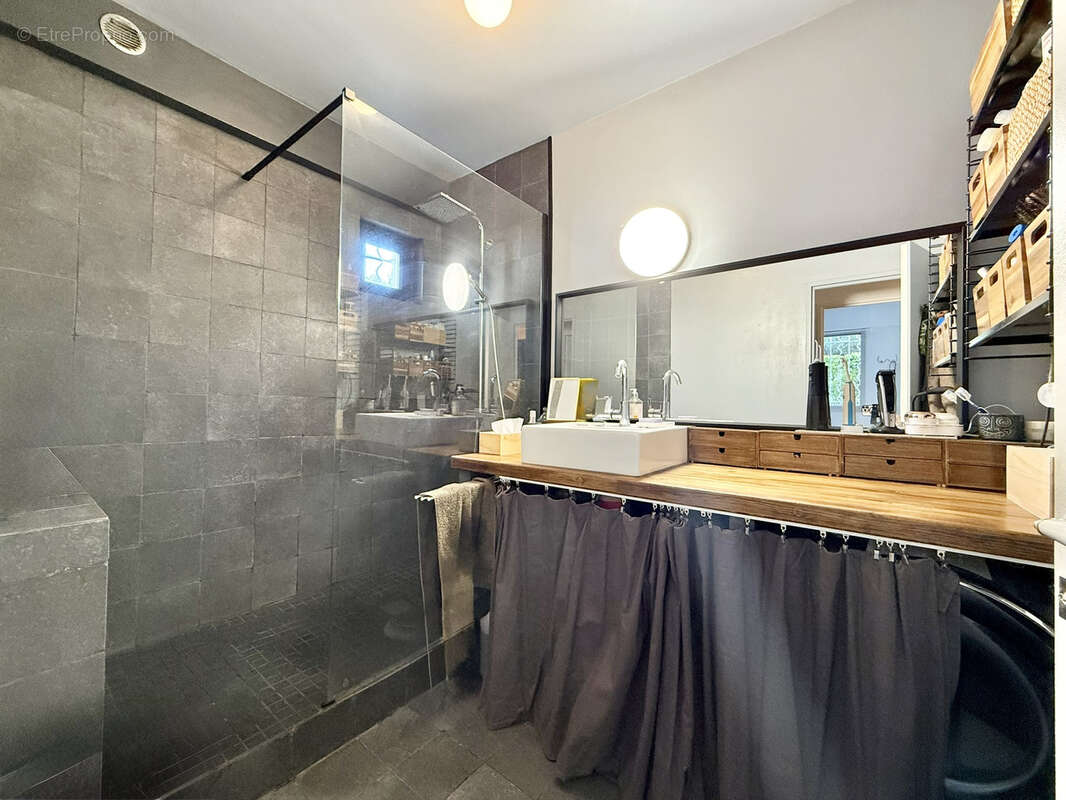 Appartement à MARSEILLE-12E