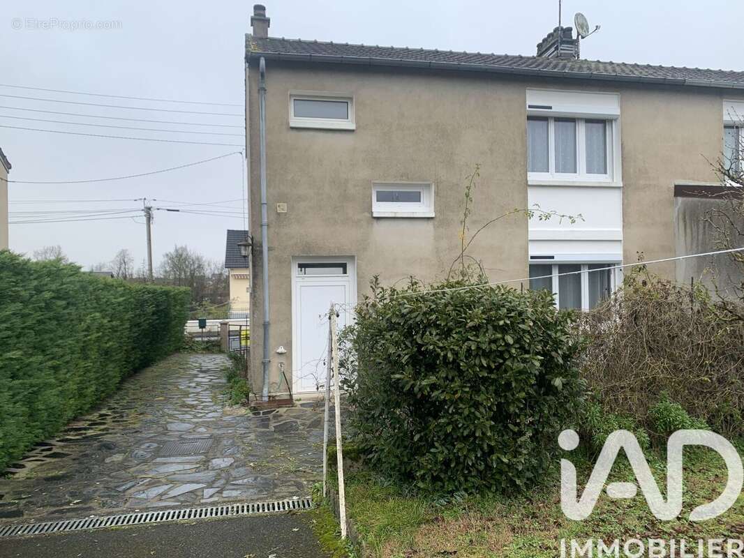 Photo 2 - Maison à BUZANCAIS