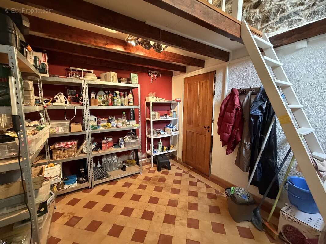 Grand ensemble, entièrement isolé avec 1,4 hectare à vendre près de Remilly - photo 15