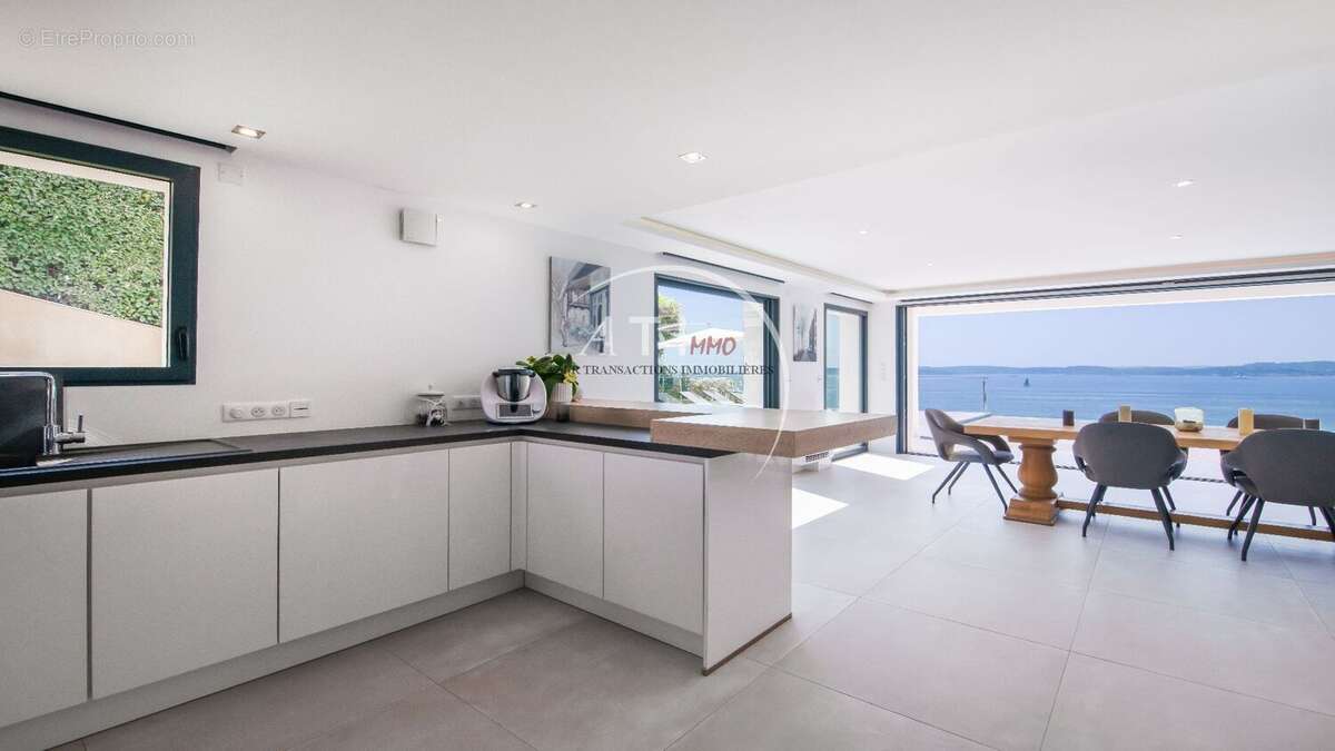 Maison 271 m² à Sainte-Maxime  - photo 6
