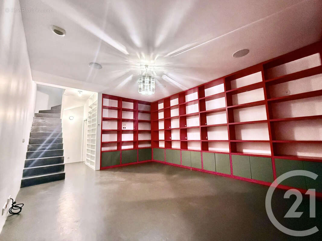 Appartement 80 m² à Paris-18e  - photo 7