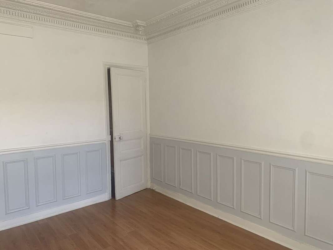 Appartement à COURBEVOIE