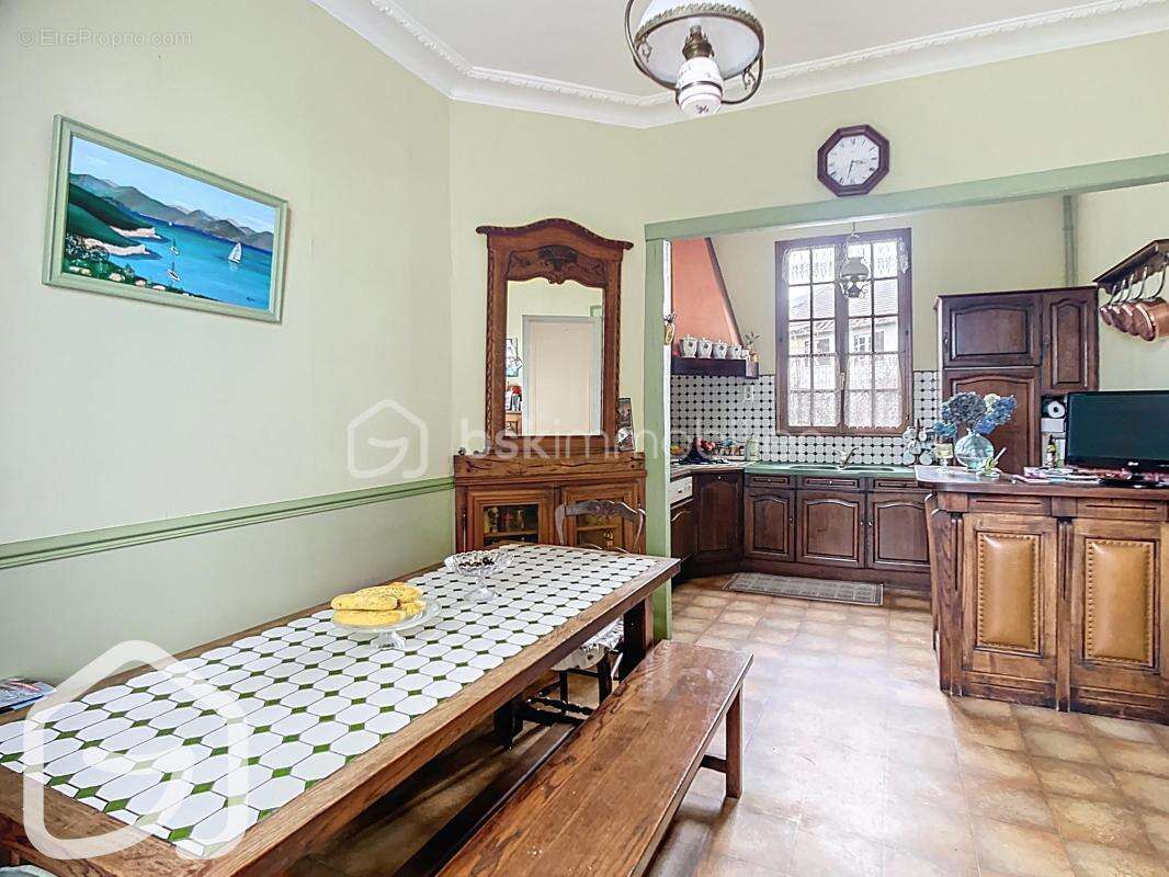 Maison à SAINT-ETIENNE-DU-ROUVRAY